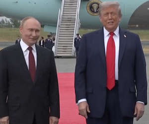 Путин и Трамп встретились перед саммитом - Обновлено