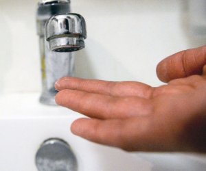 Российский город оставили без воды ради тушения пожара на НПЗ