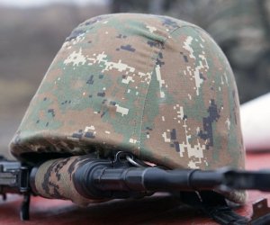 Armenian soldier wounded by gunshot