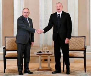 Белый Дом ждет подписания мирного договора между Алиевым и Пашиняном