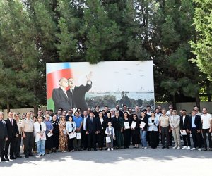 В Минобороны вручили медали семьям шехидовМагеррама Ибрагимова иСираджа Абышова