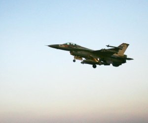 Истребитель ЦАХАЛ сбросил бомбу рядом с израильскими военными