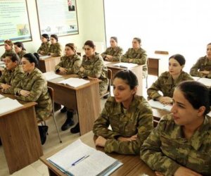 
Azərbaycanda ilk dəfə qadın hərbi həkimlər hazırlanacaq