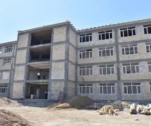 Nazir son illərdə tikilən məktəblərin sayını açıqlayıb