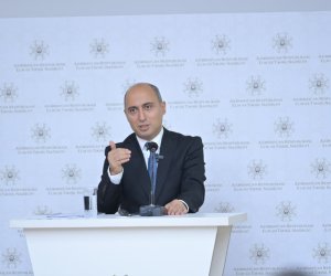Müəllimlər üçün vahid forma nəzərdə tutulmur - Nazir
