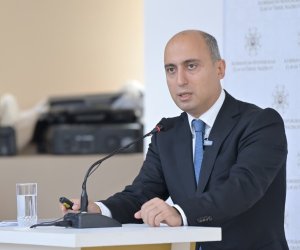 Azərbaycanda rus bölmələrinin bağlanması məsələsi müzakirə mövzusu deyil - Nazir