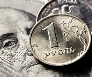 Рубль стремительно дешевеет