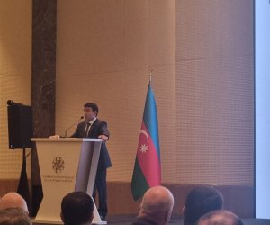 Rus bölməsində oxuyan şagirdlərin səviyyəsi daha zəifdir