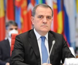 Ceyhun Bayramov Qətərə gedib
