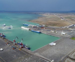 Перевалка грузов в морских портах Азербайджана снизилась на 4,5%