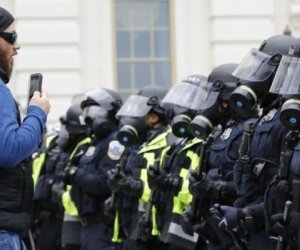 Трамп пригрозил ввести в Вашингтоне чрезвычайное положение
