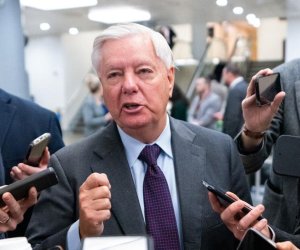 Соратник Трампа пригрозил Венгрии и Словакии «последствиями»