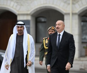 Prezident BƏƏ lideri ilə görüşündən video paylaşıb