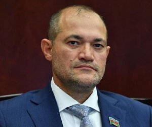 Razi Nurullayev: Məcburi köçkünlərə qarşı ayrı-seçkilik yaratmaq doğru deyil