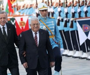 Президент Палестины прибыл в Турцию