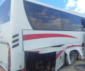 Naxçıvan-Bakı sərnişin avtobusu dərəyə aşıb, 16 nəfər xəsarət alıb - YENİLƏNİB
