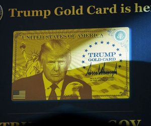 Трамп открывает продажи «золотых карт» для элитных мигрантов