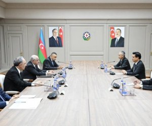 Əli Əsədov Laosun baş prokuroru ilə görüşüb