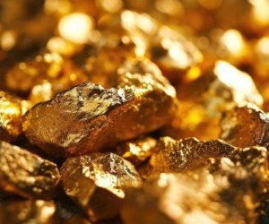 Qızılın qiyməti tarixdə ikinci dəfə 3800 dolları ötüb