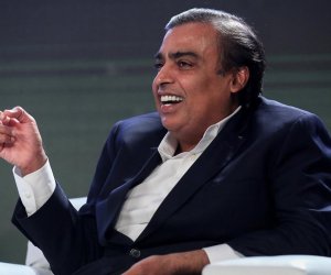Ambaninin Reliance şirkəti Rusiyadan 33 milyard dollarlıq neft alıb