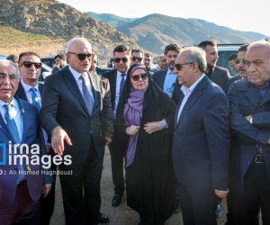 Şahin Mustafayev Təbrizə getdi, Araz körpüsünə baxıb