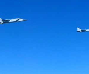 Венгерские истребители перехватили российские самолеты