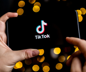 Tramp $14 milyardlıq TikTok müqaviləsini təsdiqləyən fərman imzalayıb