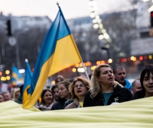 Президент Польши подписал закон о помощи украинцам
