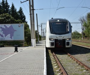 ADY ilk dəfə regiondaxili marşrut üzrə sərnişin daşımalarına başlayıb