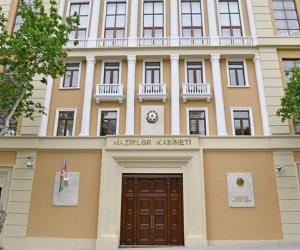 Baş nazir gələn ilin büdcə layihələri ilə bağlı qərar imzalayıb