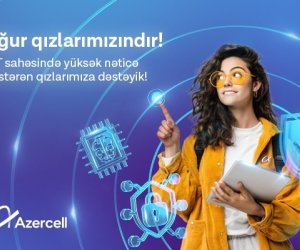 Azercell İT ixtisası üzrə ən yüksək nəticə göstərmiş tələbə qızları təbrik etdi