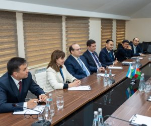 MEDİA-da Özbəkistan nümayəndə heyəti ilə görüş keçirilib