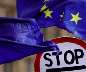 ЕС планирует ограничить передвижение российских дипломатов по Европе