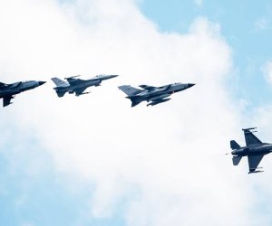 СМИ: США перебрасывают десятки истребителей на Ближний Восток
