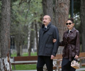 Алиевы открыли новый парк в Баку
