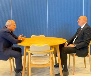 İlham Əliyev Paşinyanla görüşüb
