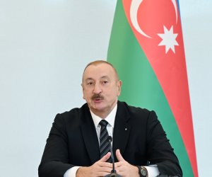 Əliyev "Avropa Siyasi Birliyi"nin 7-ci Zirvə toplantısının açılış plenar sessiyasında iştirak edir