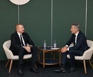 Алиев рассказал премьеру Нидерландов о мире с Арменией