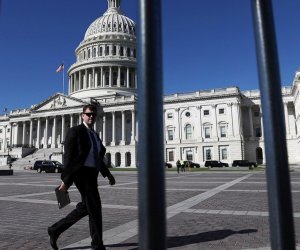 Сенат США продлил шатдаун