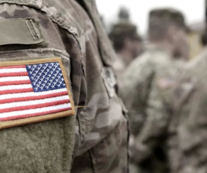 Более миллиона военнослужащих в США остались без зарплаты из-за шатдауна