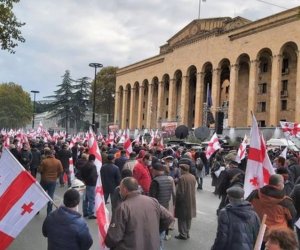 В Тбилиси начались массовые протесты