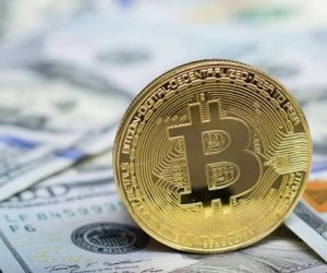 Стоимость биткоина продолжает бить рекорды