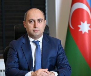 Nazir müəllimləri təbrik etdi