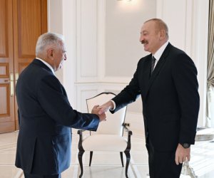 Əliyev Türk Dövlətləri Təşkilatının Ağsaqqallar Şurasının sədri Binəli Yıldırımı qəbul edib