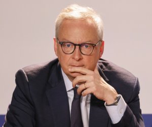 Министр обороны Франции объявил о своей отставке