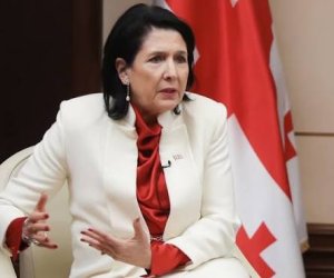 Премьер-министр Грузии назвал бывшего президента "иностранным агентом"