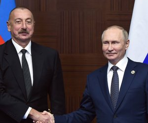 Алиев позвонил Путину