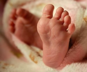 Почти 83 тысячи детей родились вне брака в Азербайджане за последние пять лет