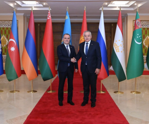 Ceyhun Bayramov tacikistanlı həmkarı ilə görüşüb