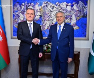 Azərbaycan və Pakistan XİN başçıları Yaxın Şərqdəki vəziyyəti müzakirə edib